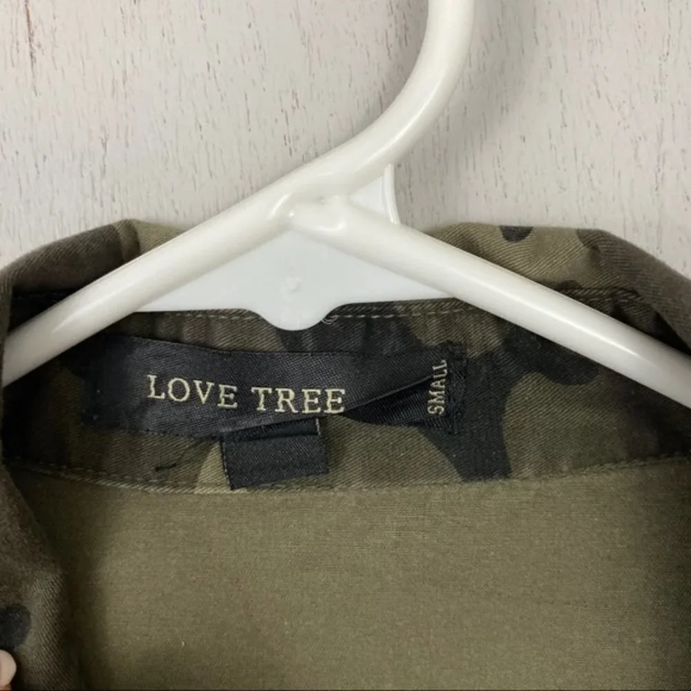 Love Tree Green Camo Rose Embroidered Button-Down Shirt - Picture 3 of 4